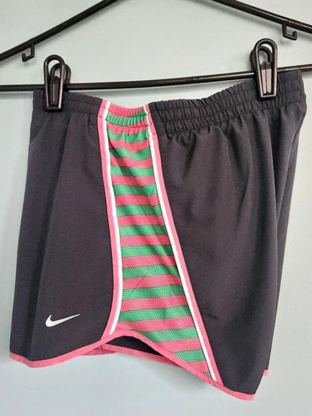 Nike Women's Dri-FIT Tempo Running Shorts Gray & Pink XS